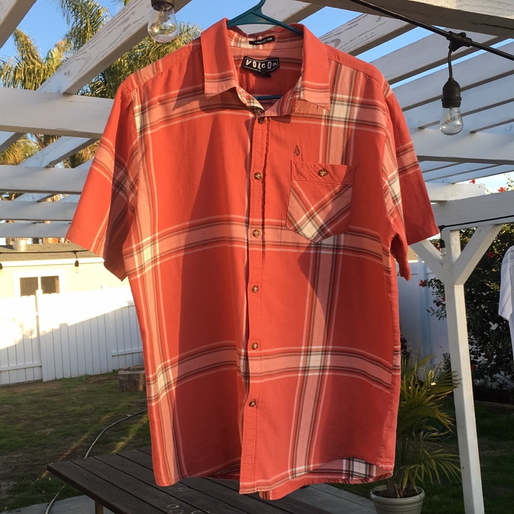 Volcom button down